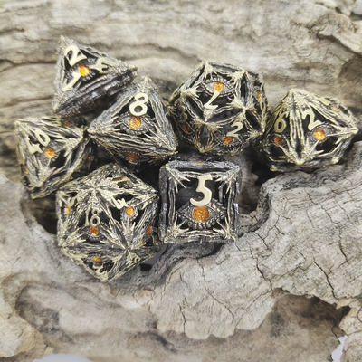Η κάρτα χεριών pokemon πολύεδρη χωρίζει σε τετράγωνα το παιχνίδι για ενήλικο υψηλής θερμοκρασίας