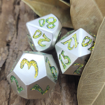 Η ακρίβεια RPG Dice7 χωρίζει σε τετράγωνα καθορισμένο φιλικό για Tabletop το μέταλλο τυχερού παιχνιδιού πολύεδρο