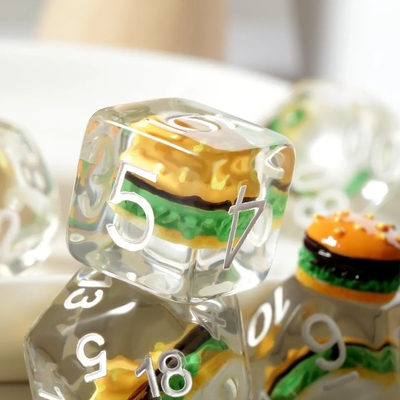Προσαρμοσμένο πολυεδρικό σύνολο ζαριών DND Hamburger Gaming για παιχνίδια ρόλου RPG