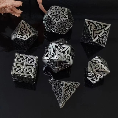 Συνυφασμένο Hollow DND RPG Metal Dice Dragon και Underground City Board Game