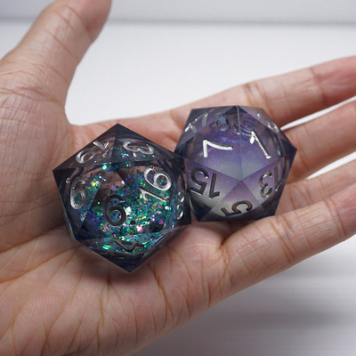Ένα σφραγισμένο υγρό ροή άμμος ζύμη ζύμη Dice# Dnd#Rpg#Coc Smooth Edge