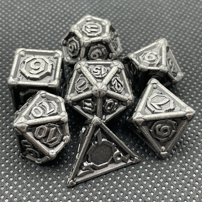 Προσαρμοσμένο Metal Multi - Face Dice Dnd Rpg Coc Παιχνίδι επιφάνειας εργασίας φορητό